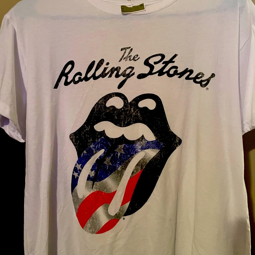 Cropped Rolling Stones tongue tee NWT
